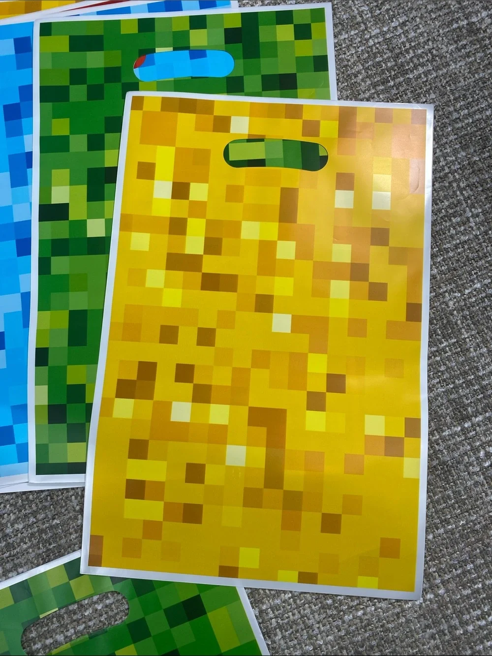 Mine craft Colorful Pixel Pattern party Bags - Green, blue, yellow, red. 50 ct